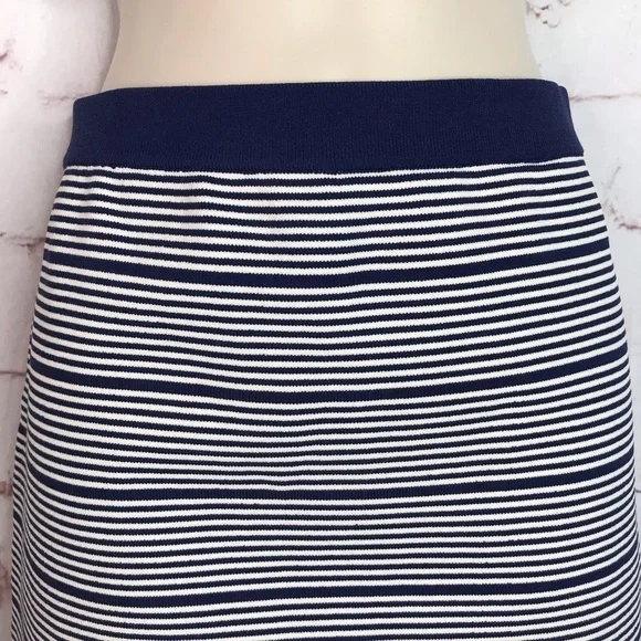 ROMEO + JULIET COUTURE Knit Navy & White Horizontal Stripes Pencil Skirt Size M - Picture 8 of 15